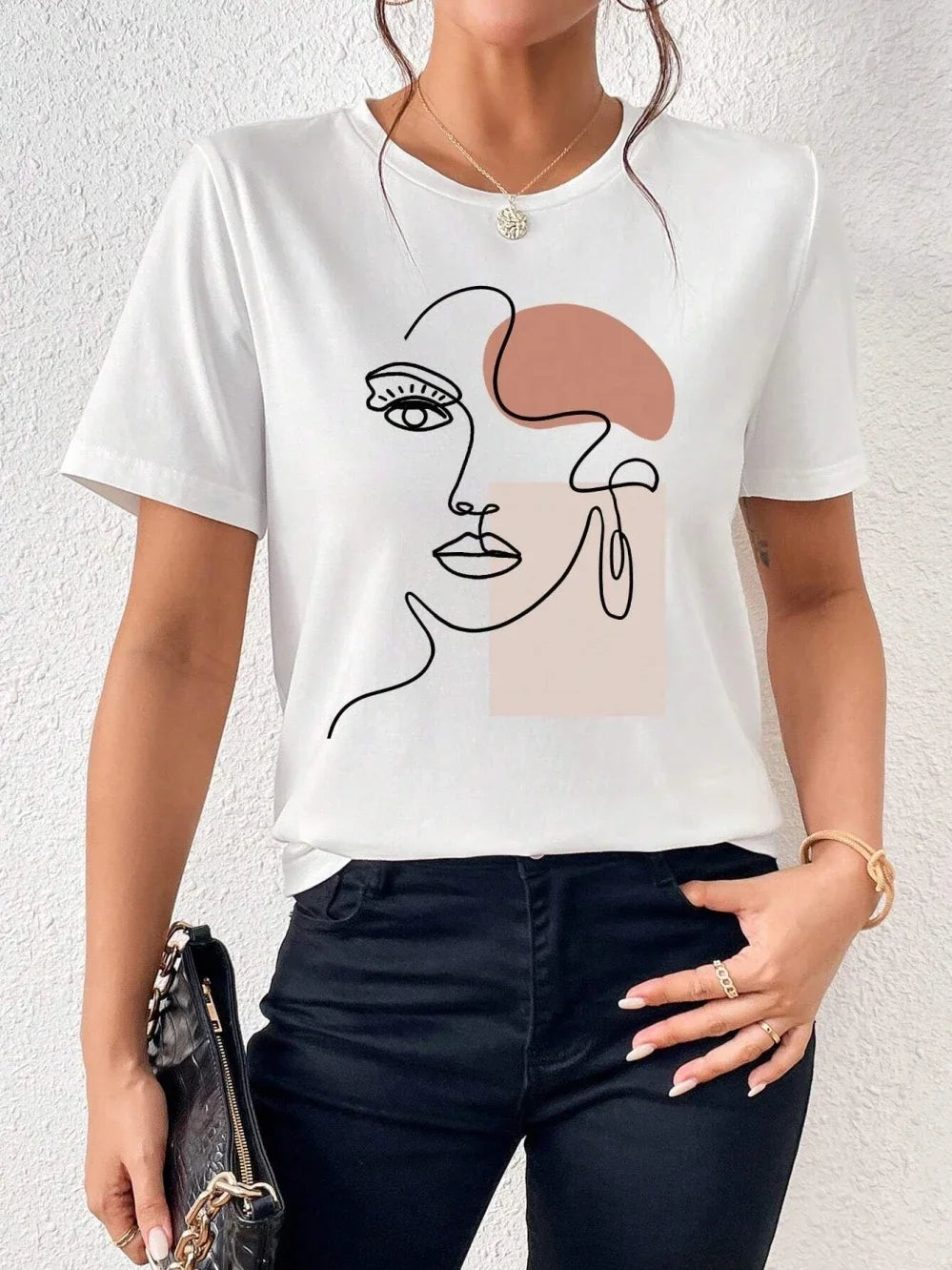 🎨✨ **Abstract Face Graphic Tee 🖤🤍**