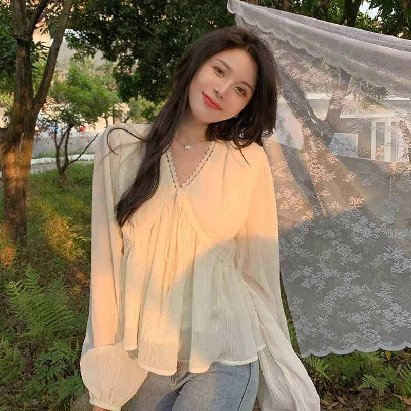 🎀✨ **Vintage V-Neck Long Sleeve Blouse 🤍🌷**