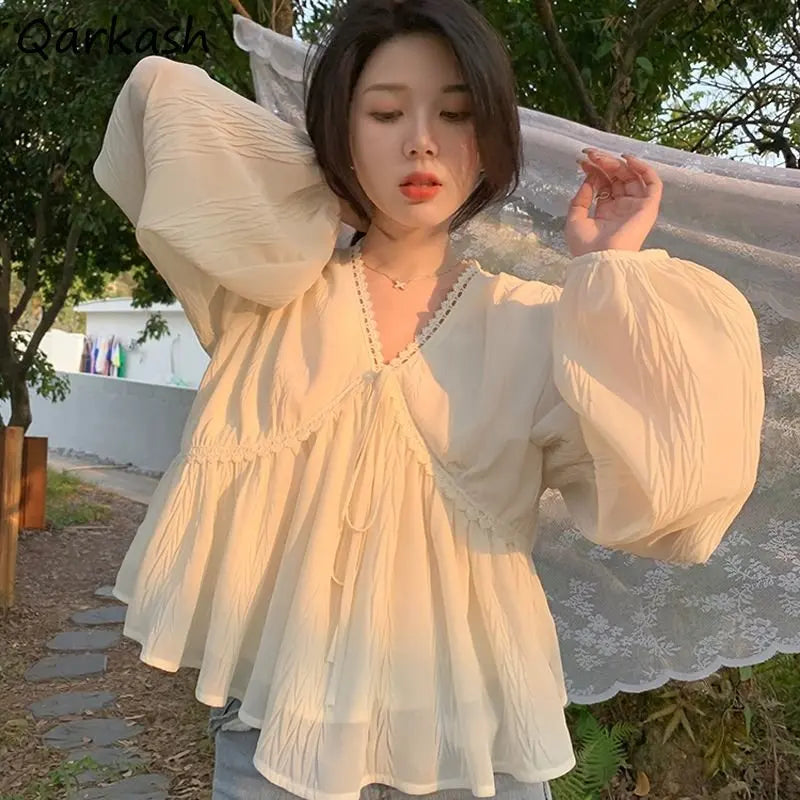 🎀✨ **Vintage V-Neck Long Sleeve Blouse 🤍🌷**
