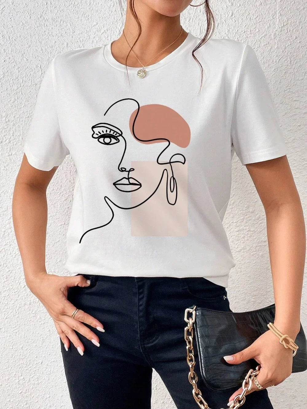 🎨✨ **Abstract Face Graphic Tee 🖤🤍**
