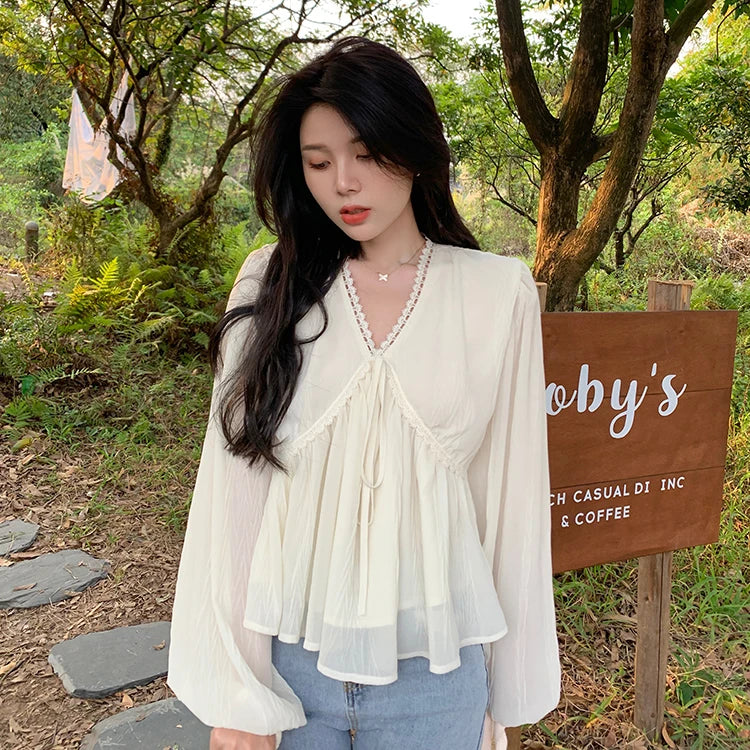 🎀✨ **Vintage V-Neck Long Sleeve Blouse 🤍🌷**